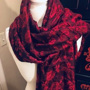 💥💥Lot of 4 scarfs💥💥. THESE ARE SOLD ITEMS!